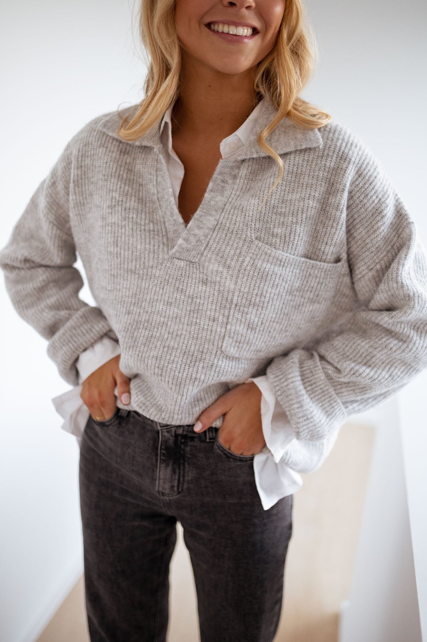 Louise Boutique - Pull gris en maille