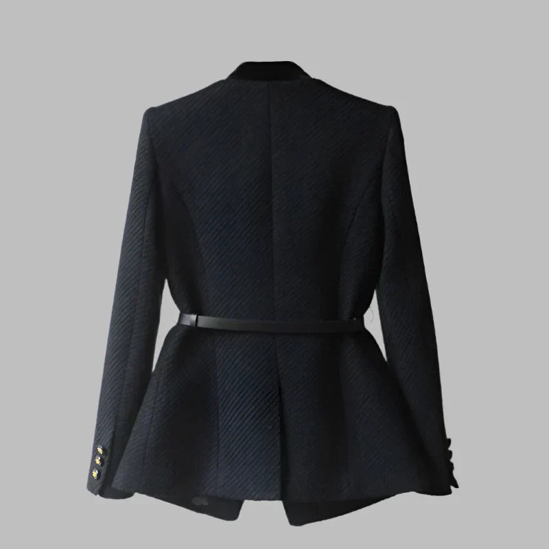 Louise Boutique - Blazer élégant en tissu doux au design enveloppant pour un confort raffiné